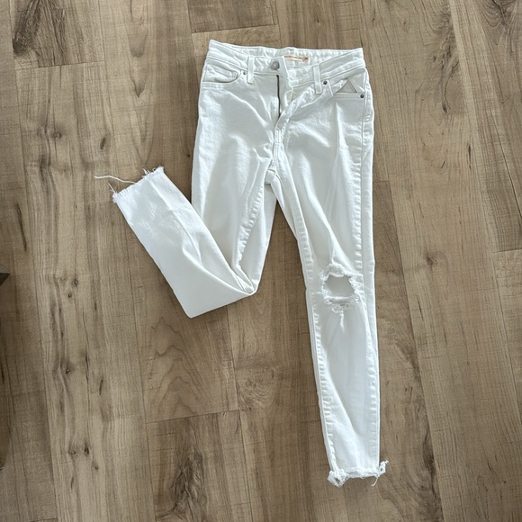 Women’s white Levi’s 721 High Rise Skinny Ankle with destruction size 26 - Picture 5 of 5